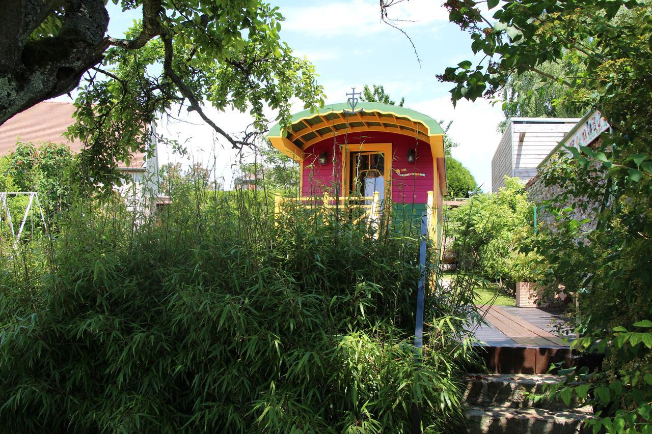 Romery  Roulotte La Dominique B&B 외부 사진