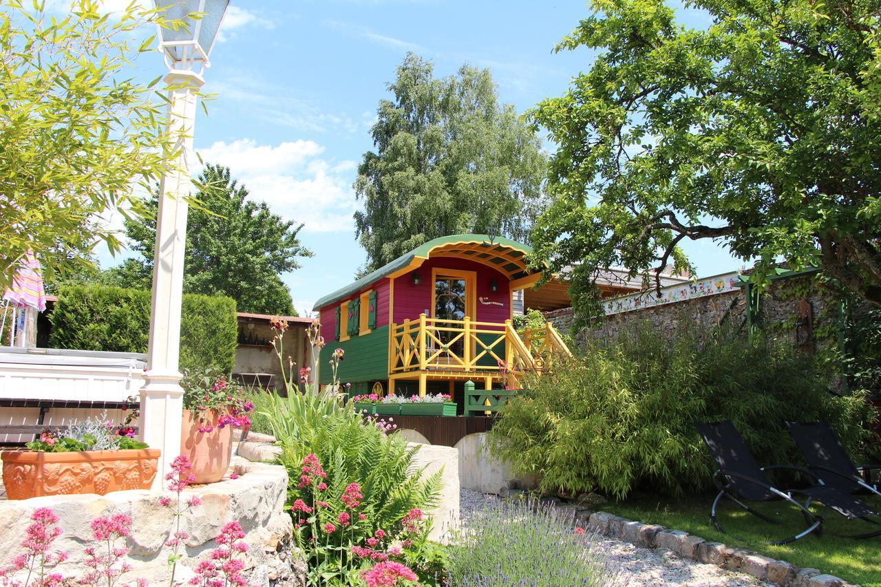 Romery  Roulotte La Dominique B&B 객실 사진