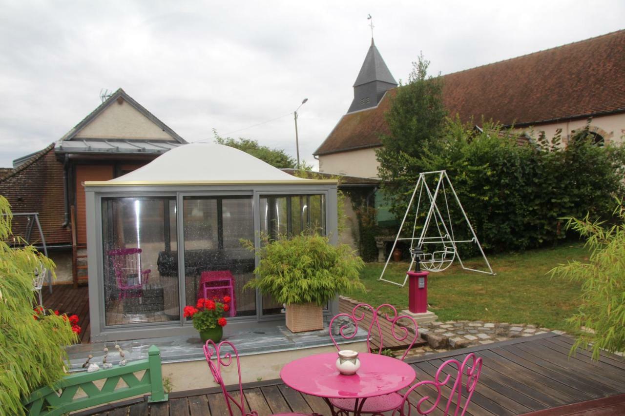 Romery  Roulotte La Dominique B&B 외부 사진