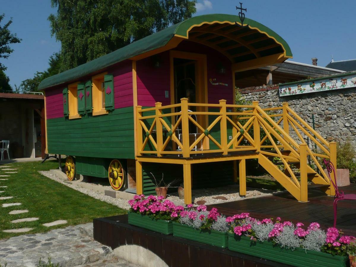 Romery  Roulotte La Dominique B&B 외부 사진