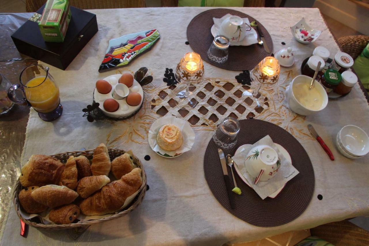 Romery  Roulotte La Dominique B&B 외부 사진