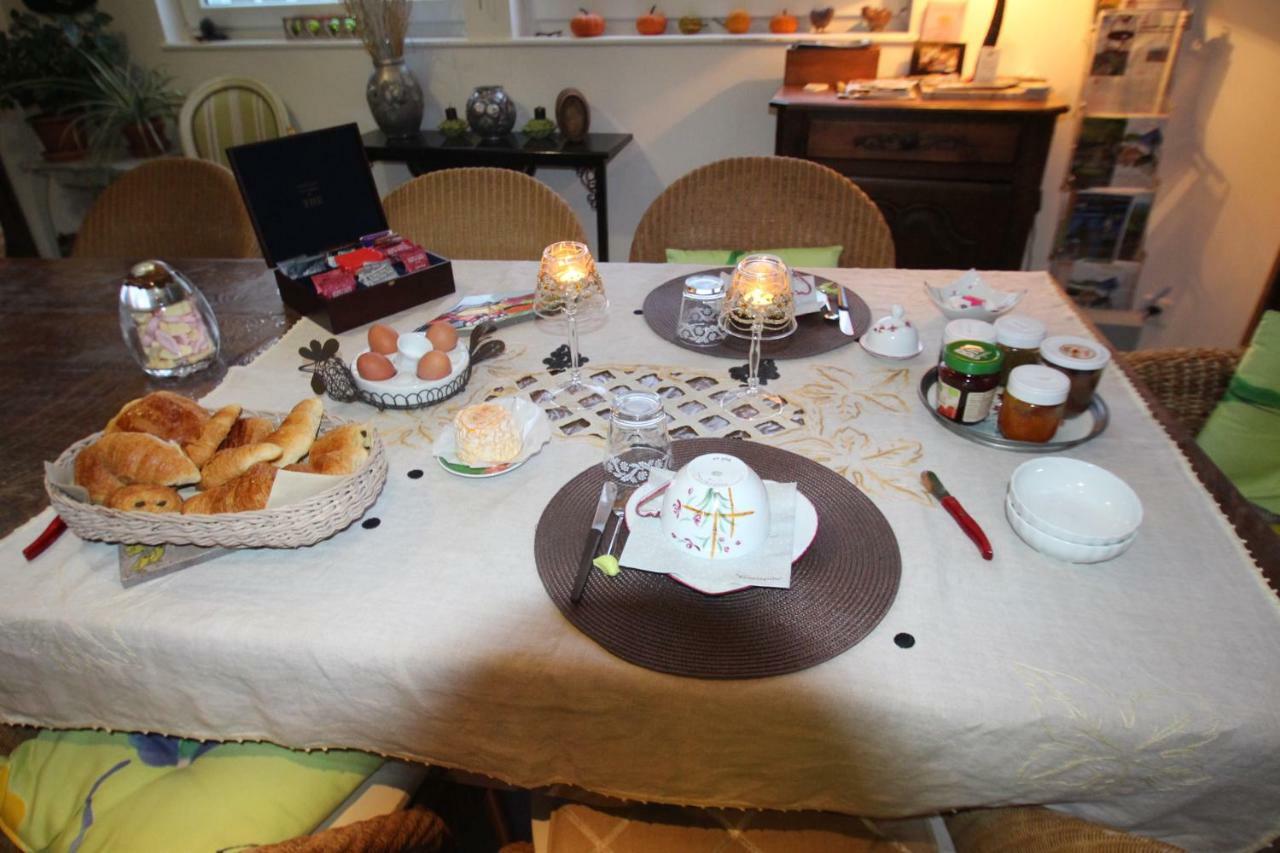 Romery  Roulotte La Dominique B&B 외부 사진